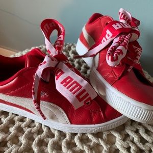 Red Puma Sneakers 🌹